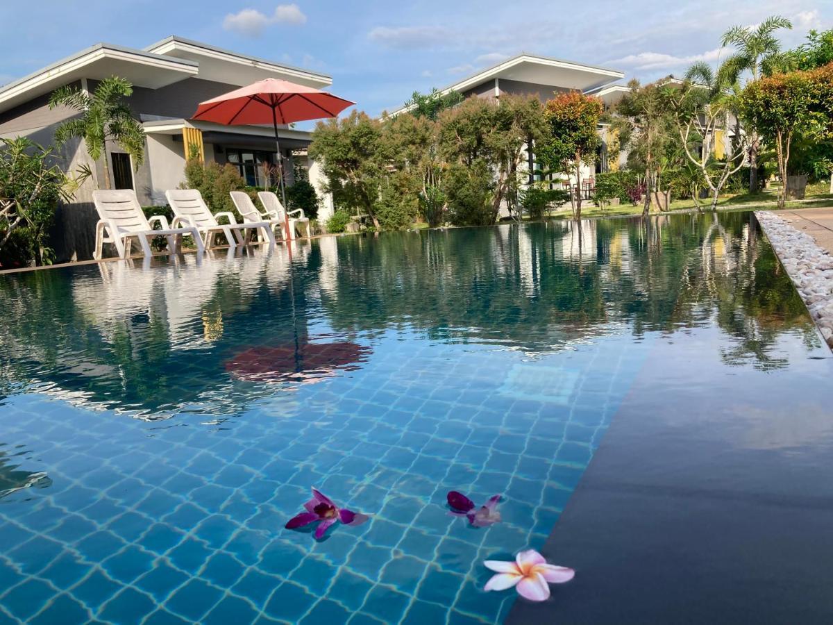 Oneandaman Resort Khao Lak Esterno foto